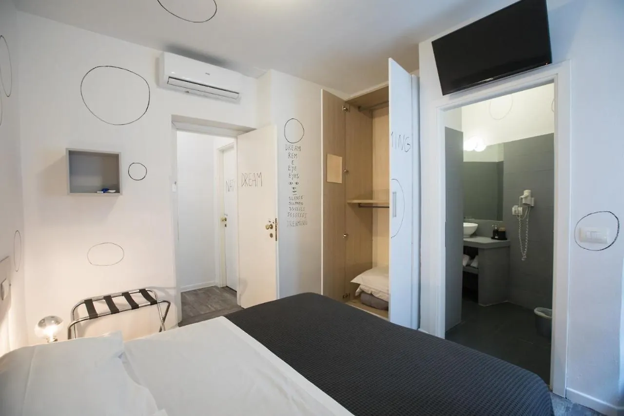 Boutique Hotel Novecento La Spezia 2*,  Itália